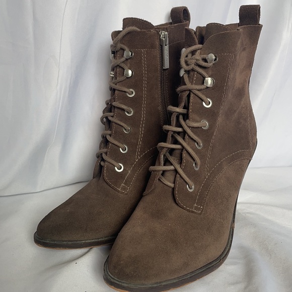 BCBGENERATION WOMAN BROWN SUEDE BOOTS SIZE 7.5 - Picture 3 of 9